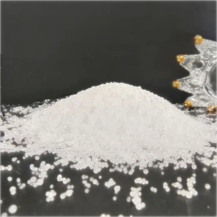 حبات الصودا الكاستيك تستخدم